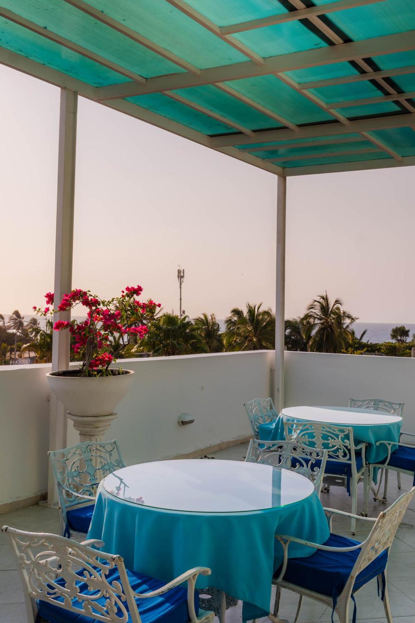 Coral Reef Hotel 3*